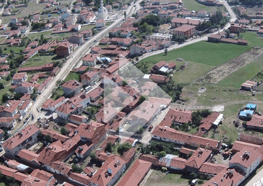 150 m2 4+1 Daire Getirili Bulvar Cepheli İmarlı Arsa-1